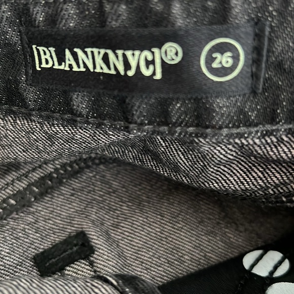 NWT [BLANKNYC] Womens Womens Women's High Rise Overlap Fly Denim Short S… - Picture 4 of 8